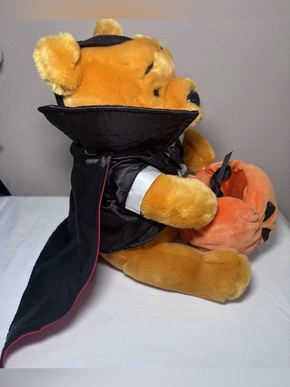 Vintage Walt Disney World Parks Halloween Vampire Winnie The Pooh Plush RARE NWT